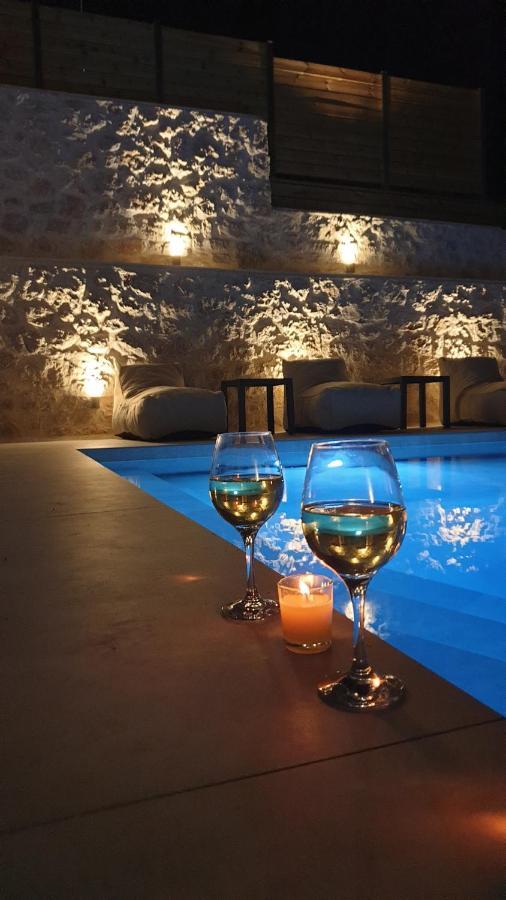 Nemesis Luxury Villas Apólpena Kültér fotó